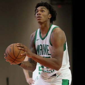 凯尔特人内线新秀在攻防两端都颇有特点，但他还是很难得到机会？